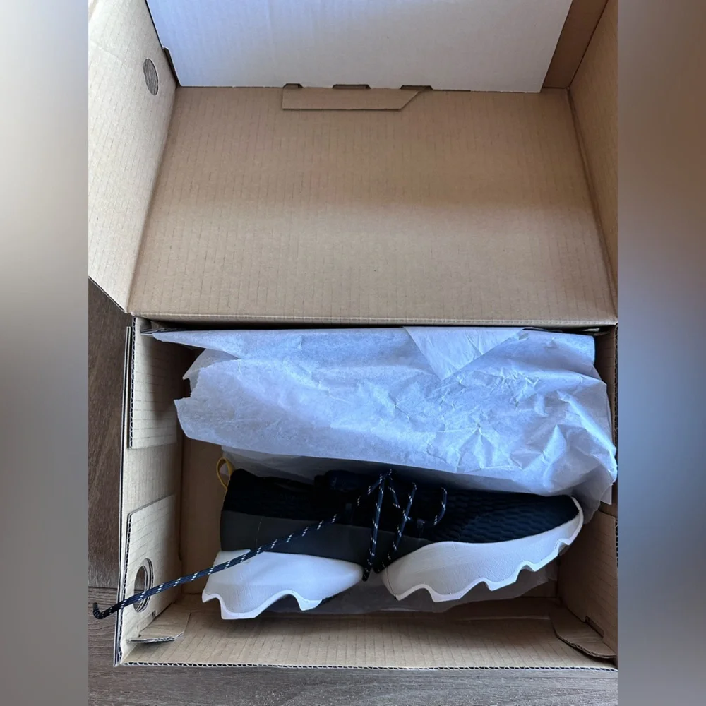 Sorel Kinetic Impact Lace Sneaker Black & White Womens 10 NWB Retail $140 - Picture 9 of 15